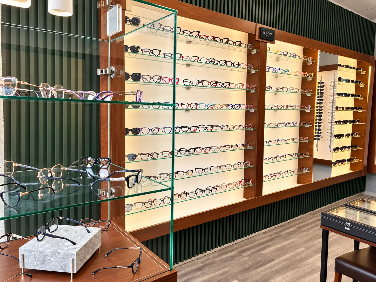 Ekspozycja opraw - Grande Optica Kcynia